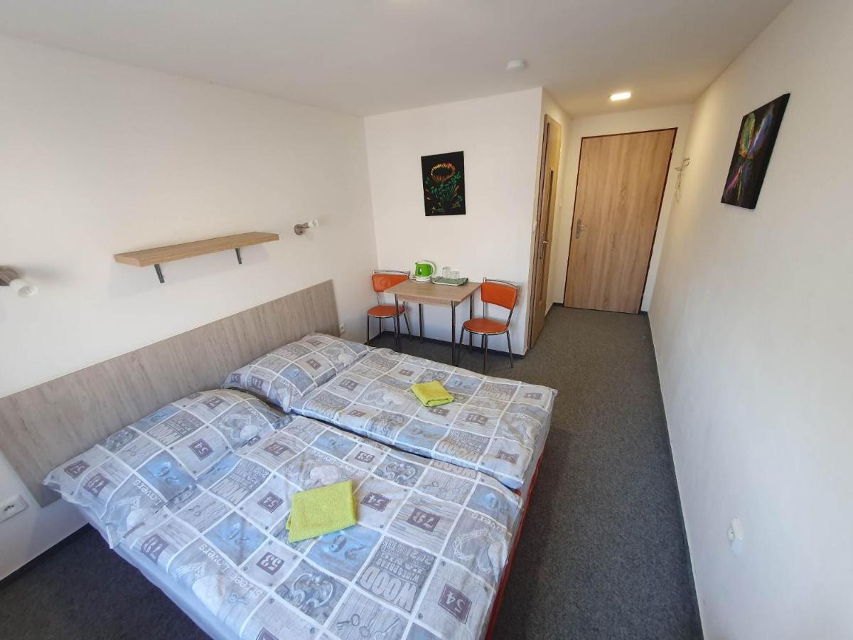 Hostel Děčín Na Skřivánce Exterior foto